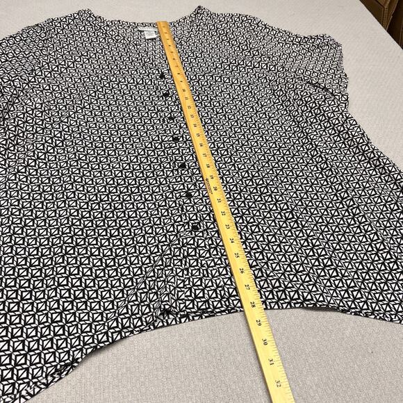 Catherines Top Womens 3x White Black Geometric Button Down Blouse Casual - Picture 6 of 6